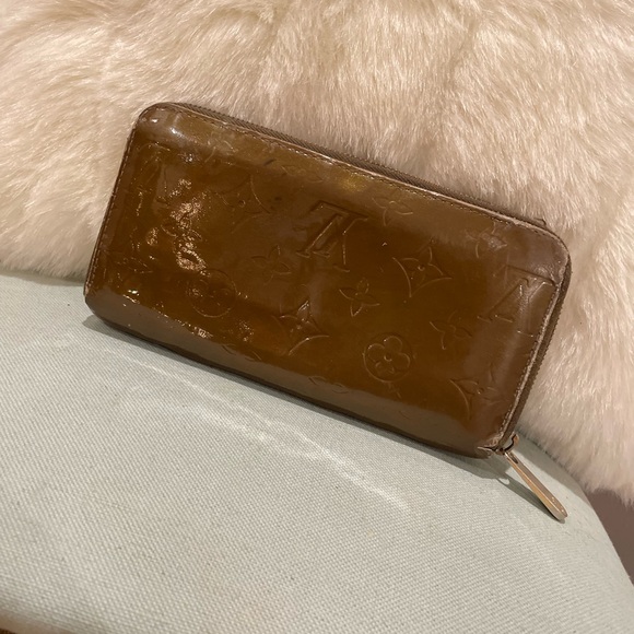 LV Vernis Long Zippy Wallet - Picture 2 of 12